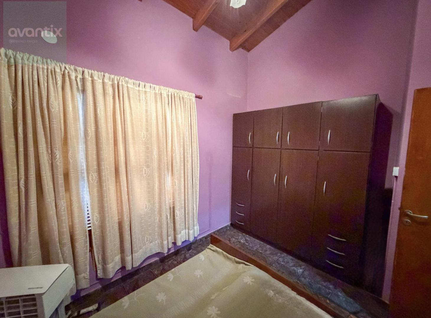 Foto de Amplia casa con 2 habitaciones, garaje y pileta en barrio Belgrano, imagen 4