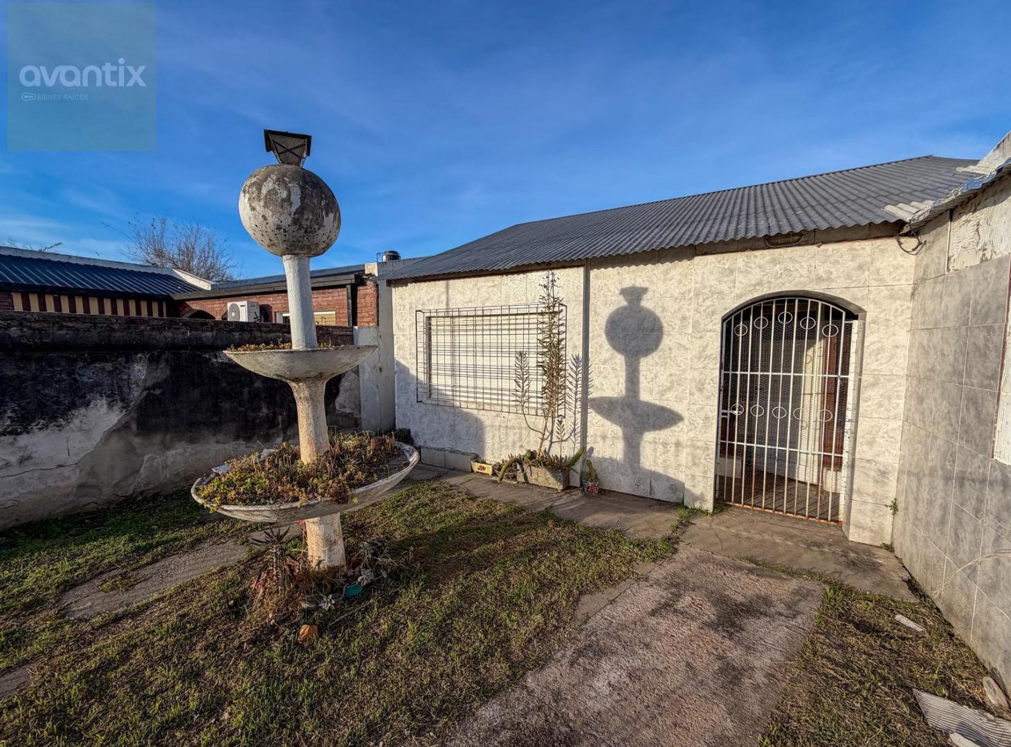 Foto de Casa con tres dormitorios, patio y cochera en Barrio Los Nogales., imagen 5