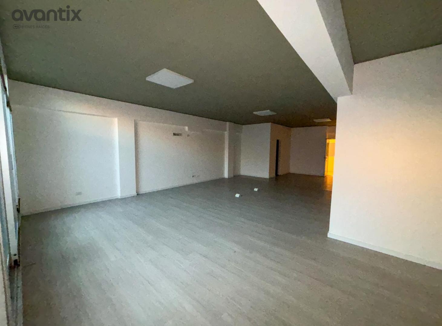 Foto de OFICINA CÉNTRICA EN ALQUILER | EDIFICIO MAYO, imagen 2