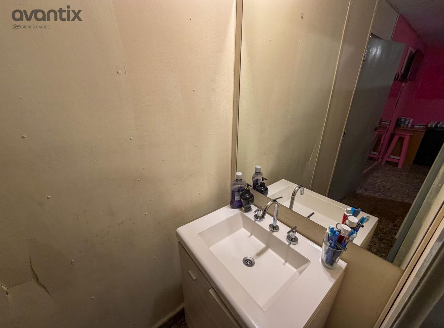 Foto de Amplia casa con local comercial en barrio Villa Rosas, imagen 3