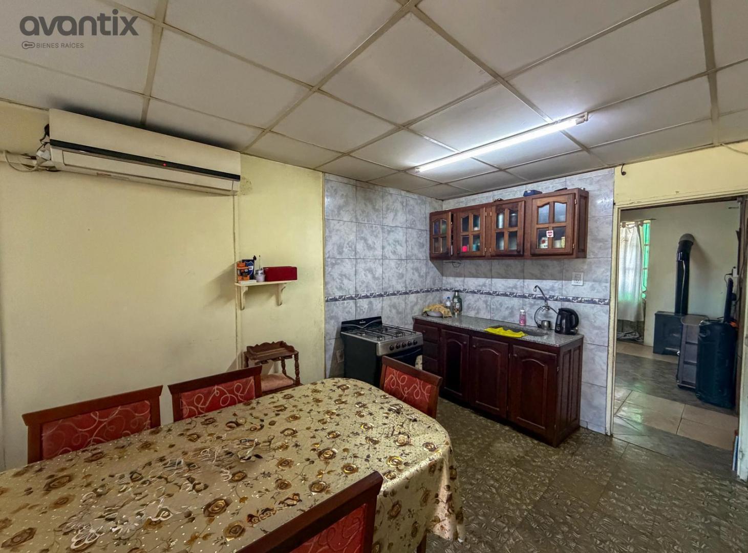 Foto de Amplia casa con local comercial en barrio Villa Rosas, imagen 4