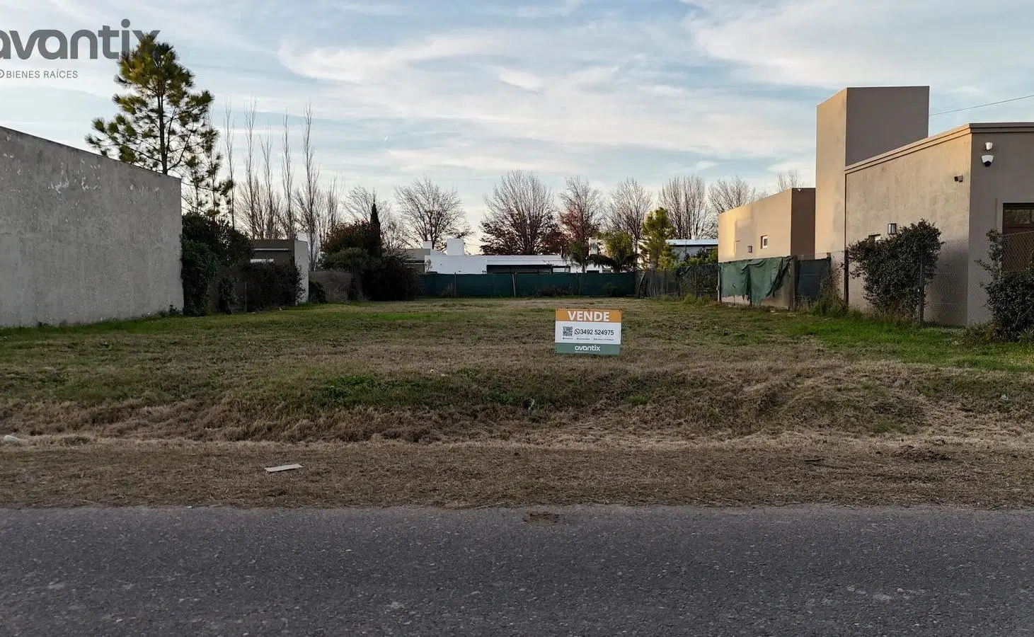 Lote de 900 m2 en barrio Álamos del Aeroclub 4