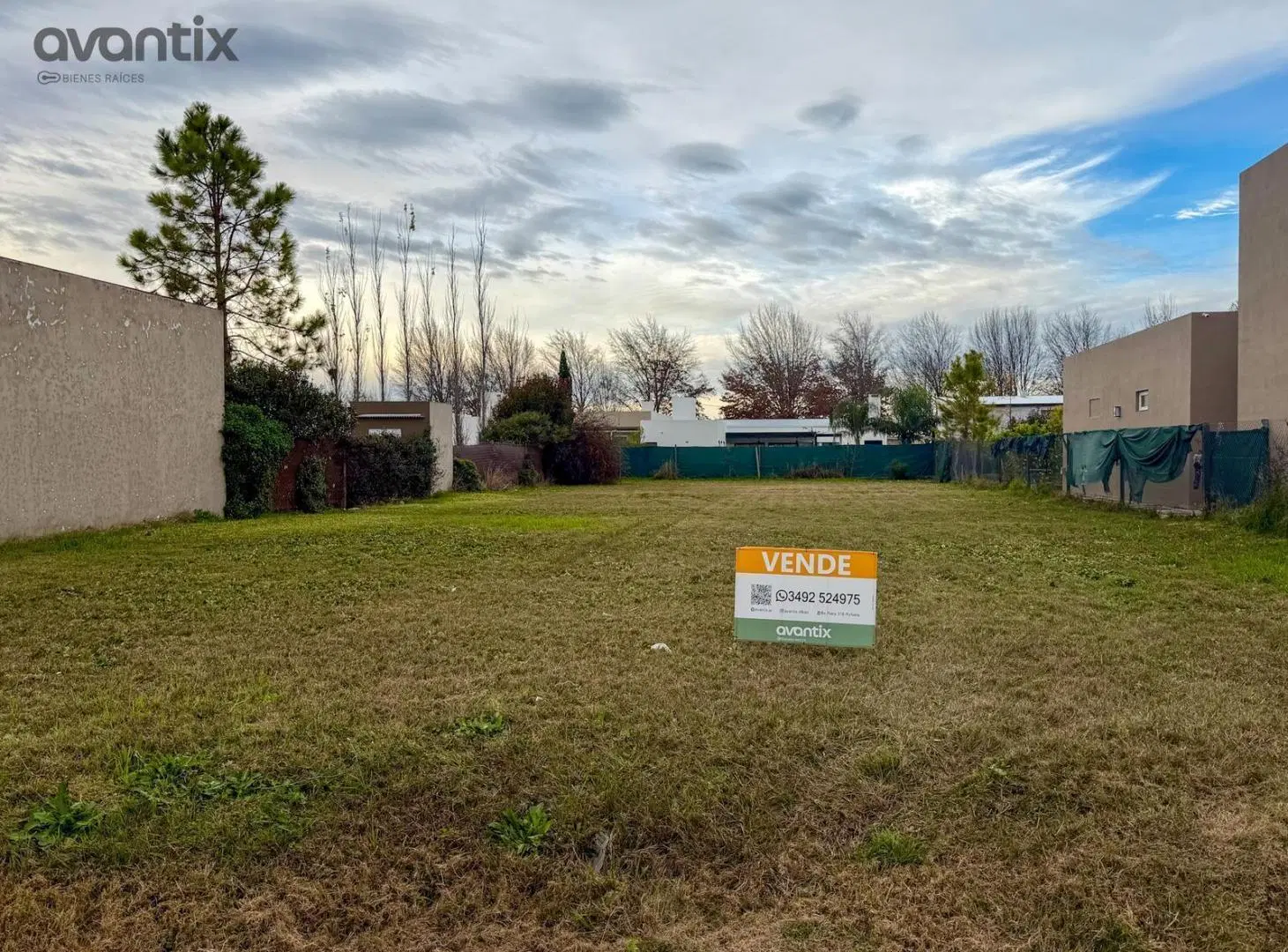 Lote de 900 m2 en barrio Álamos del Aeroclub 3