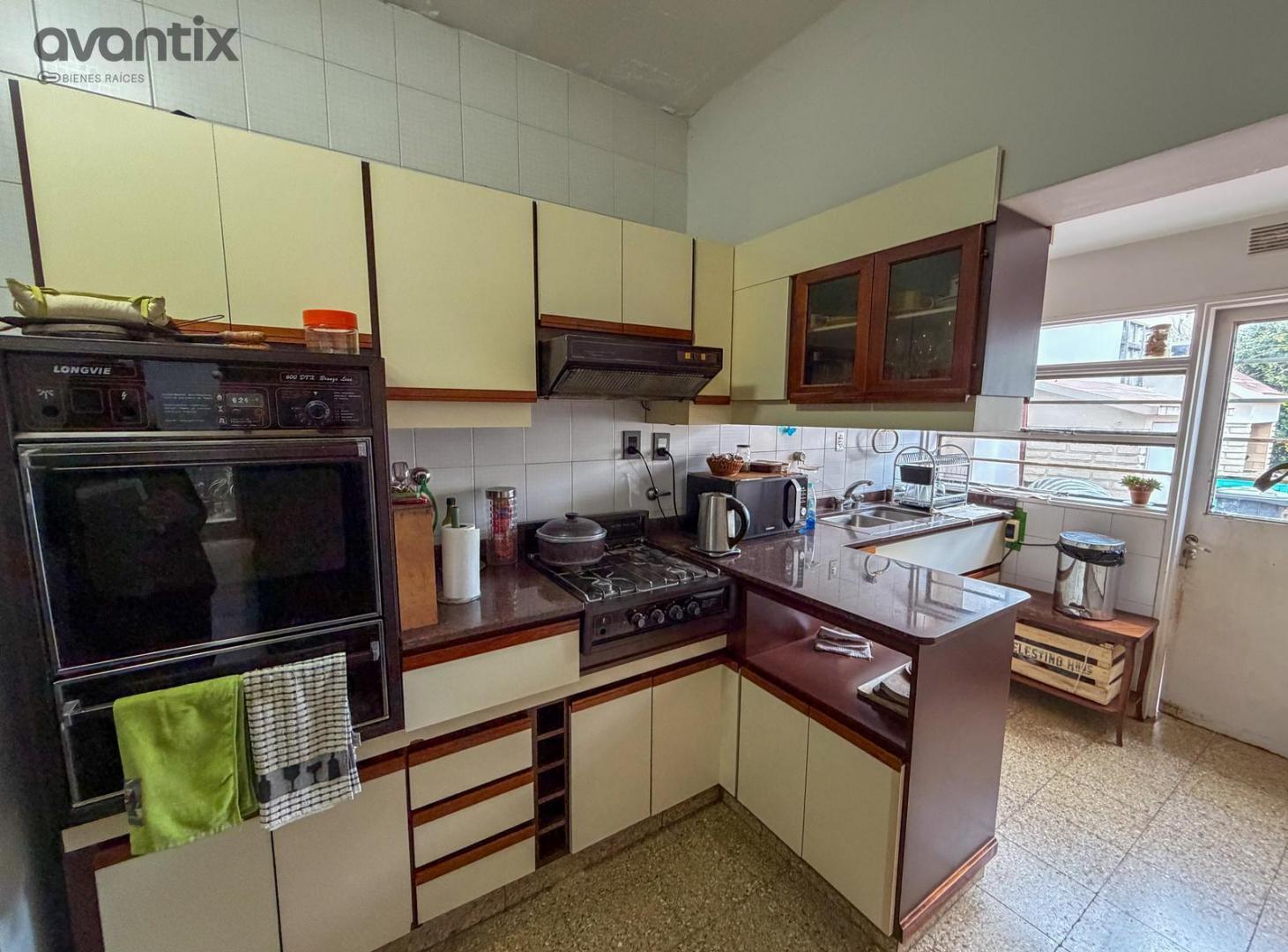 Foto de Casa + departamento en barrio San Martín, imagen 1