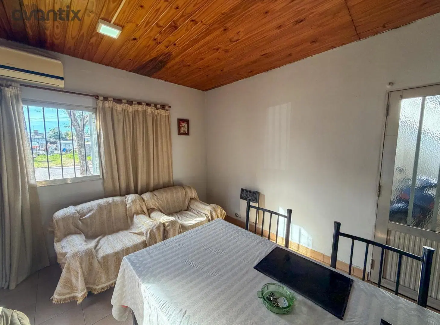Casa de 2 dormitorios con amplio patio en barrio Belgrano 5
