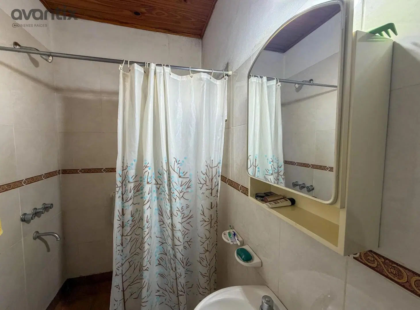 Casa de 2 dormitorios con amplio patio en barrio Belgrano 4