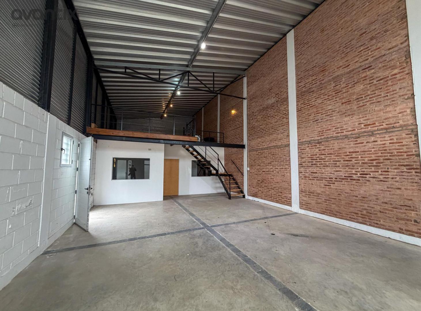 Foto de Galpón en venta y alquiler con salón comercial, oficinas y depósito en, imagen 4