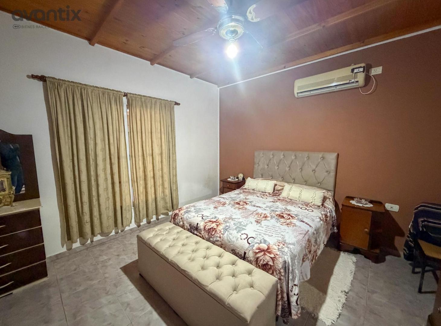 Foto de Casa de 3 dormitorios con amplio terreno y gran jardín en San Antonio, imagen 2
