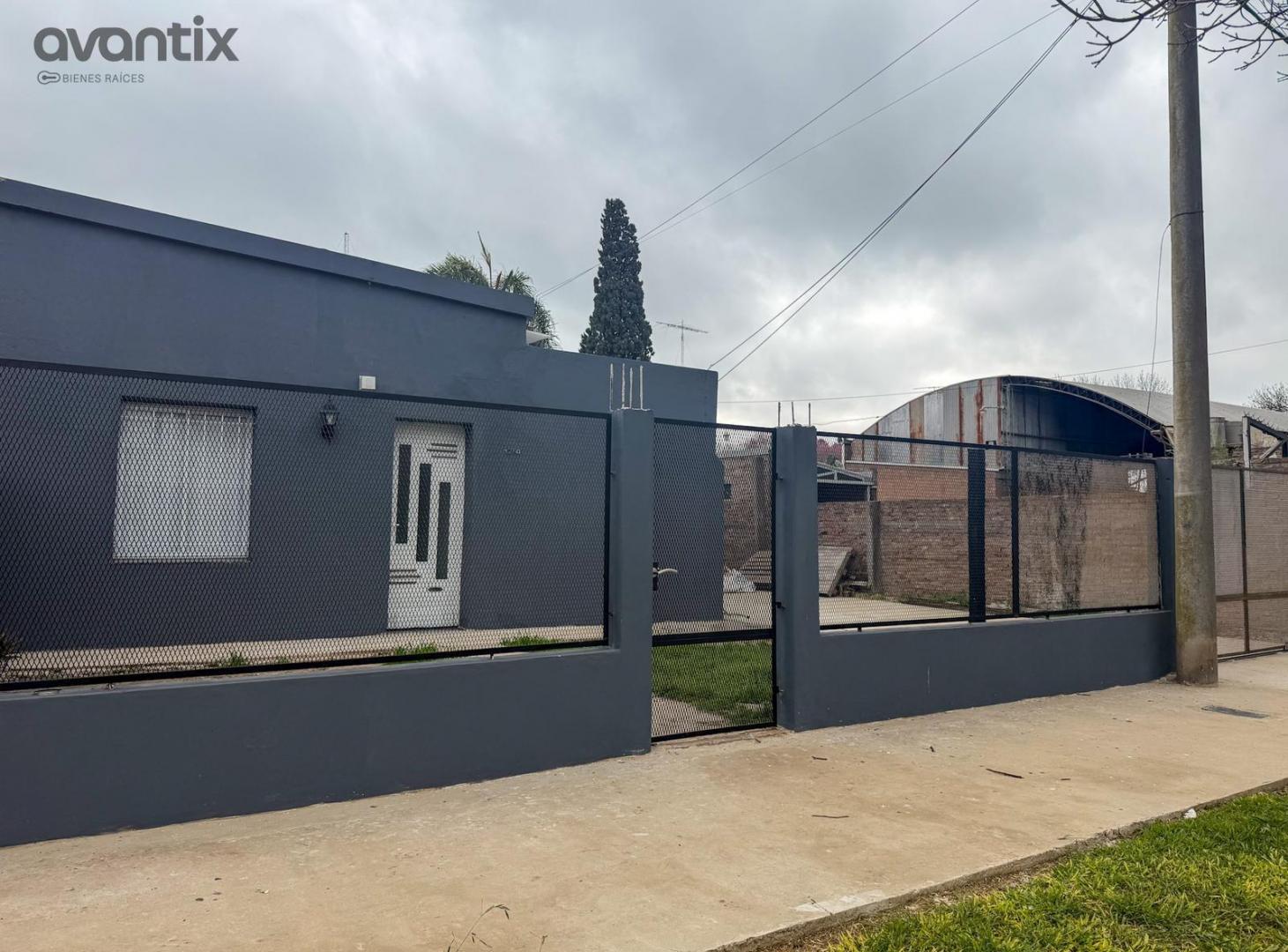 Foto de Casa dos habitaciones, cochera y patio Barrio 9 de Julio, imagen 3