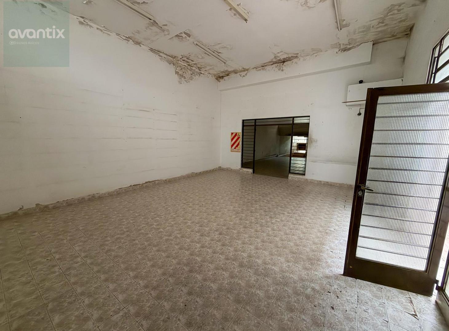 Foto de Local comercial en alquiler y venta sobre Av. Ernesto Salva, imagen 3