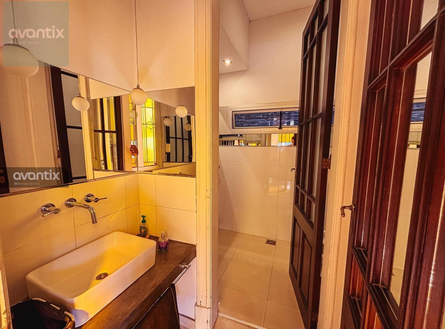 Foto de Casa + estudio profesional + consultorio sobre Bv. Lehmann y A. Álvarez, imagen 4