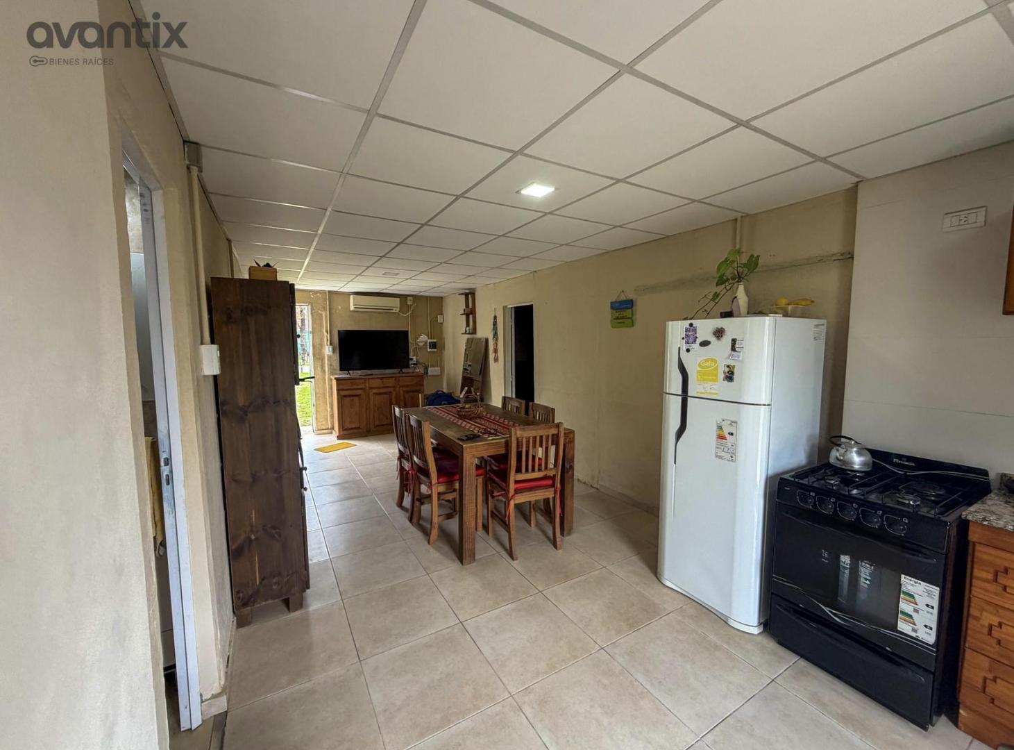 Foto de Propiedad de 2 habitaciones y amplio patio, imagen 2