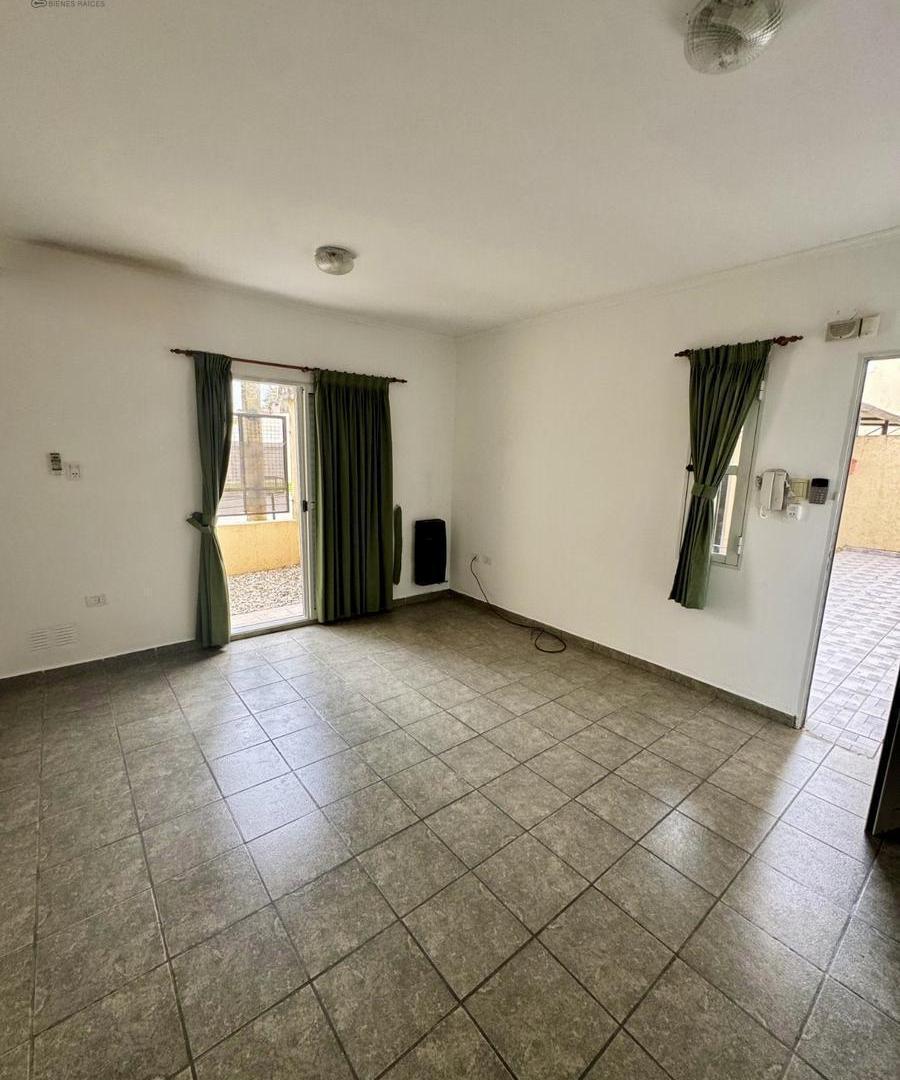 Foto de Departamento en venta de un dormitorio, cochera y doble patio, imagen 5