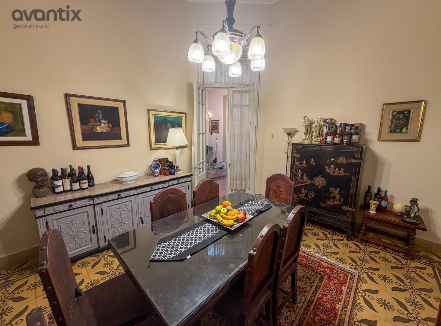 Foto de Casa de categoría sobre Av. Mitre, imagen 2