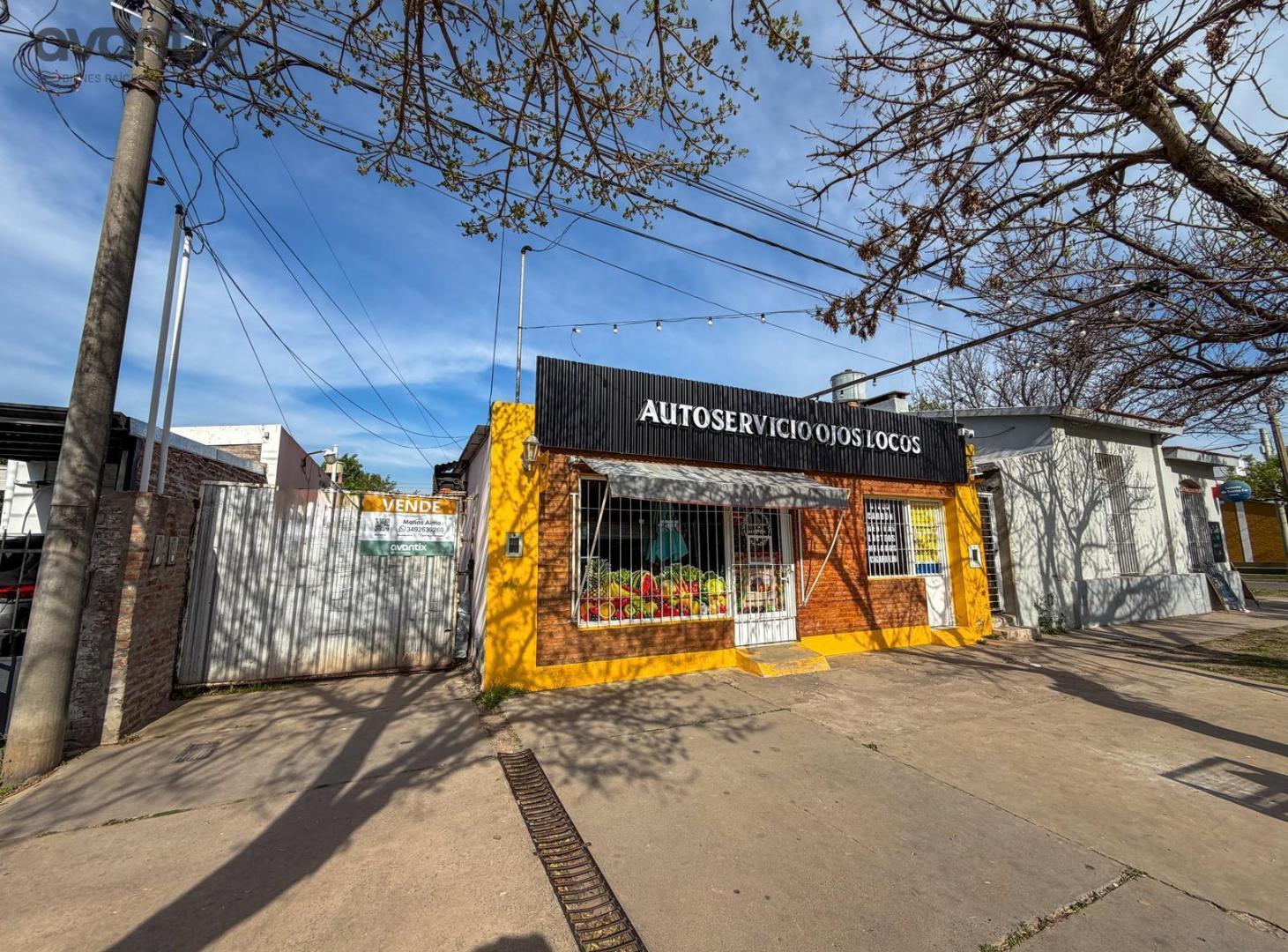 Foto de Propiedad con local comercial + 2 departamentos en venta, imagen 1