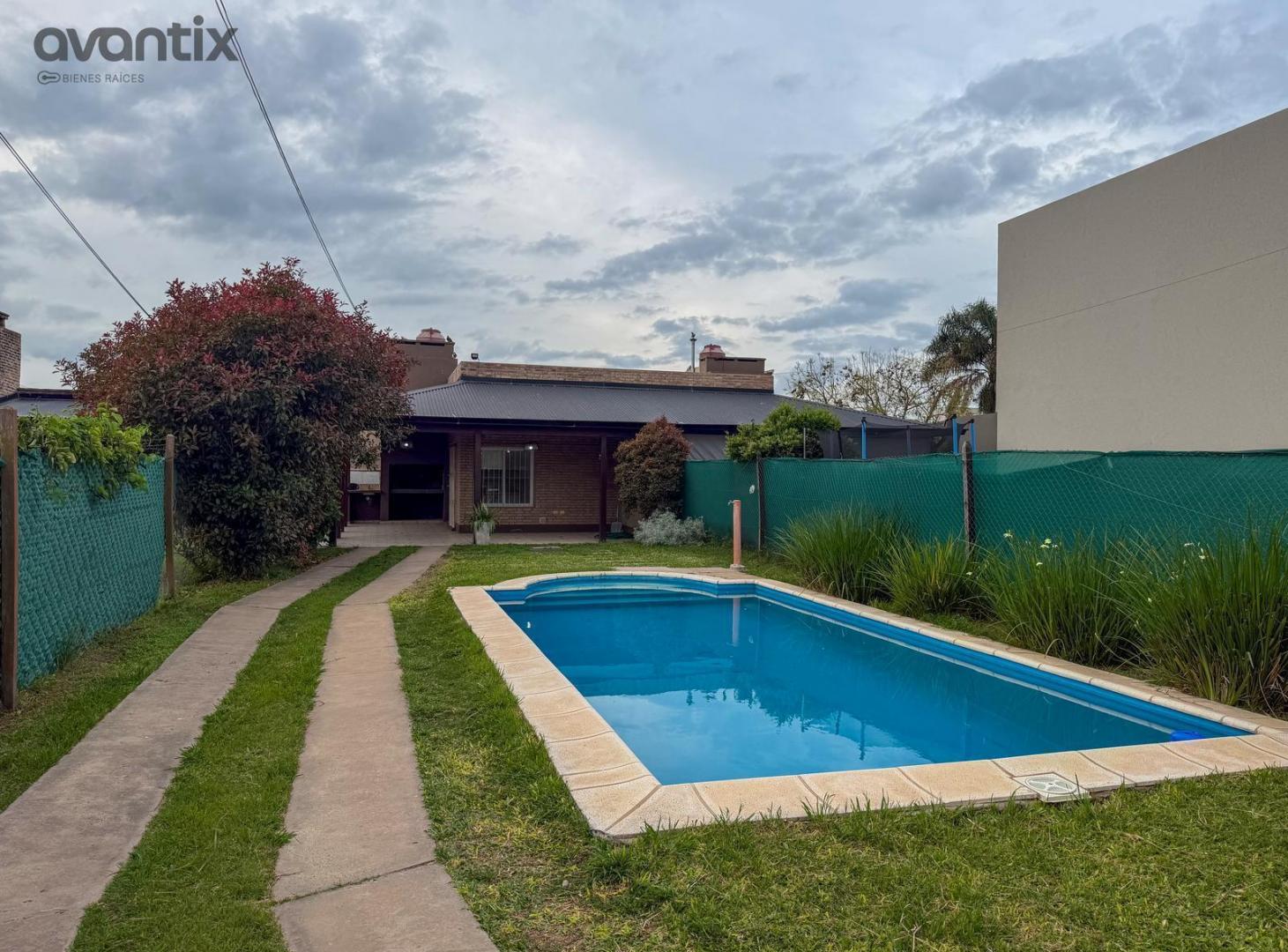 Foto de Casa quinta en alquiler en barrio Álamos del Aeroclub, imagen 3