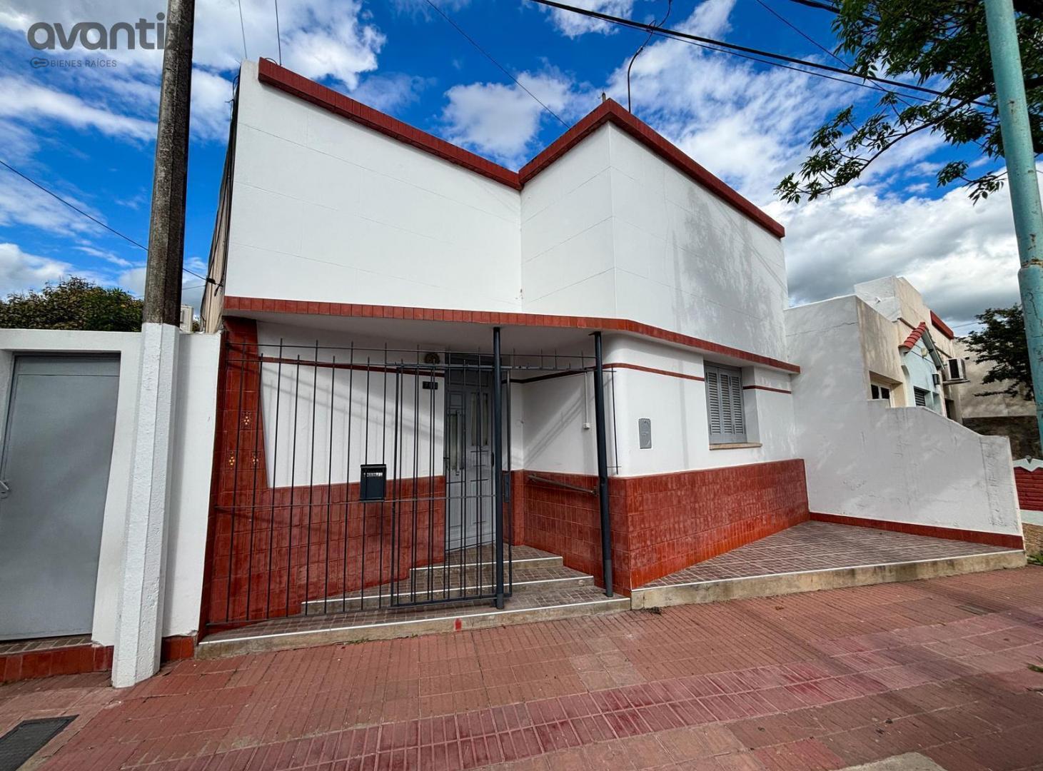 Foto de CASA APTA CRÉDITO EN VENTA | BARRIO ALBERDI, imagen 1