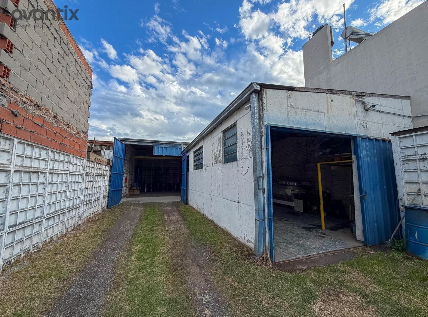 Foto de Galpón en venta a metros de Ruta 70 y Av. Podio, imagen 1