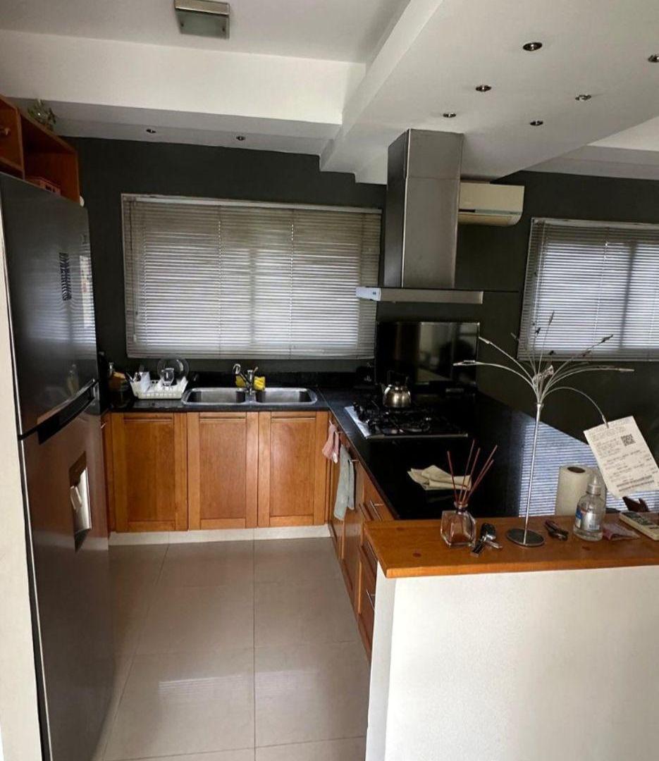 Foto de VENTA CASA DE 3 DORMITORIOS EN BARRIO PRIVADO SAN ISIDRO-VILLA ALLENDE, imagen 3
