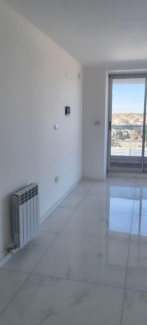 Foto de En venta departamento de 2 dormitorios con cochera en LA DIVA ., imagen 4