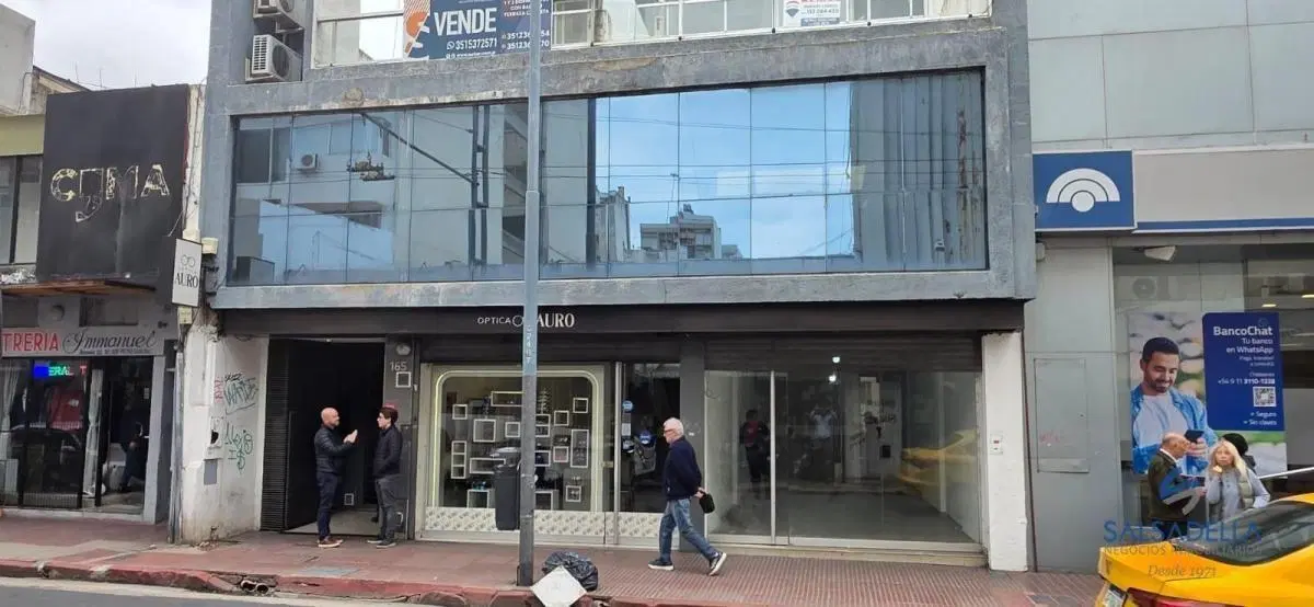 Centro, amplio, edificio con pileta 1