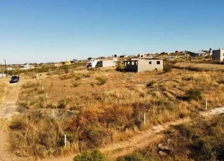 Terreno de 2000 m² con Construccion a Terminar 2
