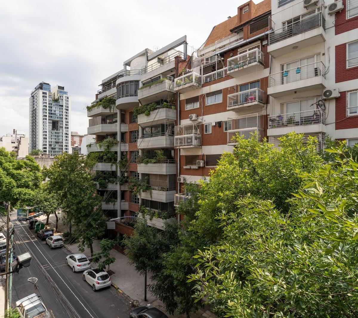 Amplio y Renovado 4 Ambientes en Parque Chacabuco 2
