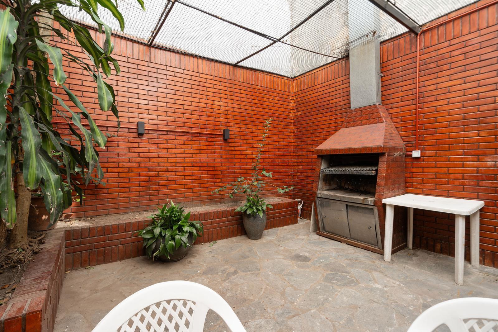 Foto de Sensacional piso entero de estilo reciclado, 3 amb, toilette, baño, imagen 3