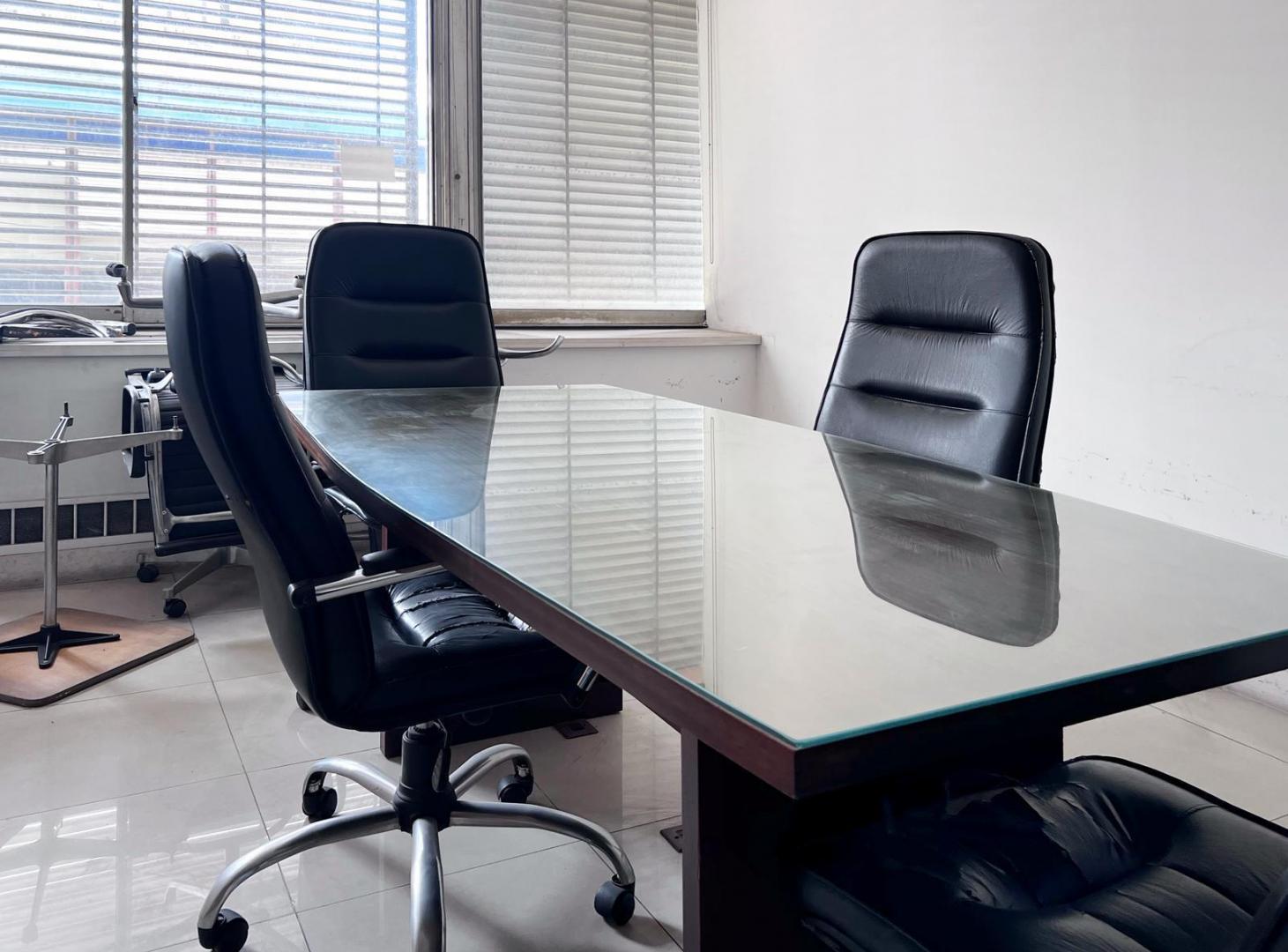 Foto de VENTA OFICINA GALERIA JARDIN CON COCHERA- PISO 3, imagen 2