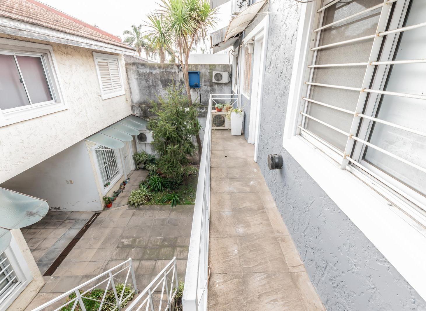 Foto de Venta Duplex tres ambientes 57m2 totales en Villa Luzuriaga, imagen 3