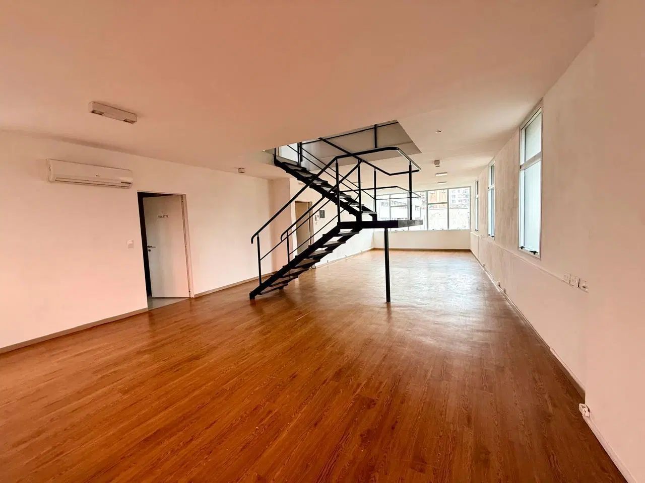 ALQUILER OFICINA COMERCIAL LA LUCILA VICENTE LÓPEZ 2