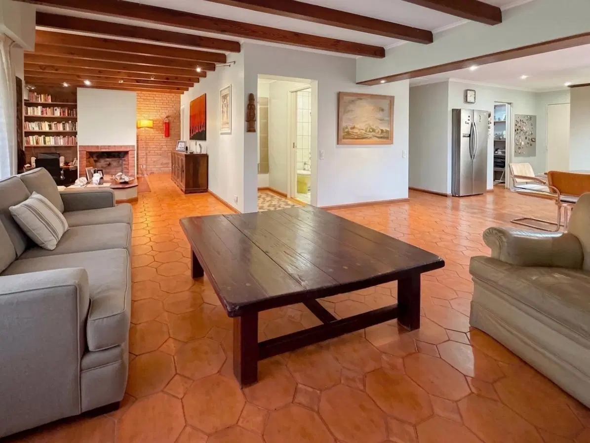Casa de Categoría 6 Amb. Piscina y 3 Cocheras | Barrio Alas, Rodeado de Verde 4