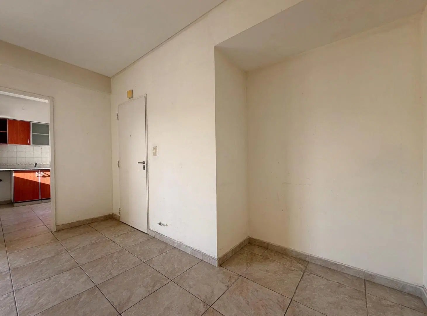 VENTA DEPARTAMENTO 2 AMBIENTES EN MONTE CASTRO - MUY LUMINOSO CON COHERA INCLUIDA EN EL PRECIO 5