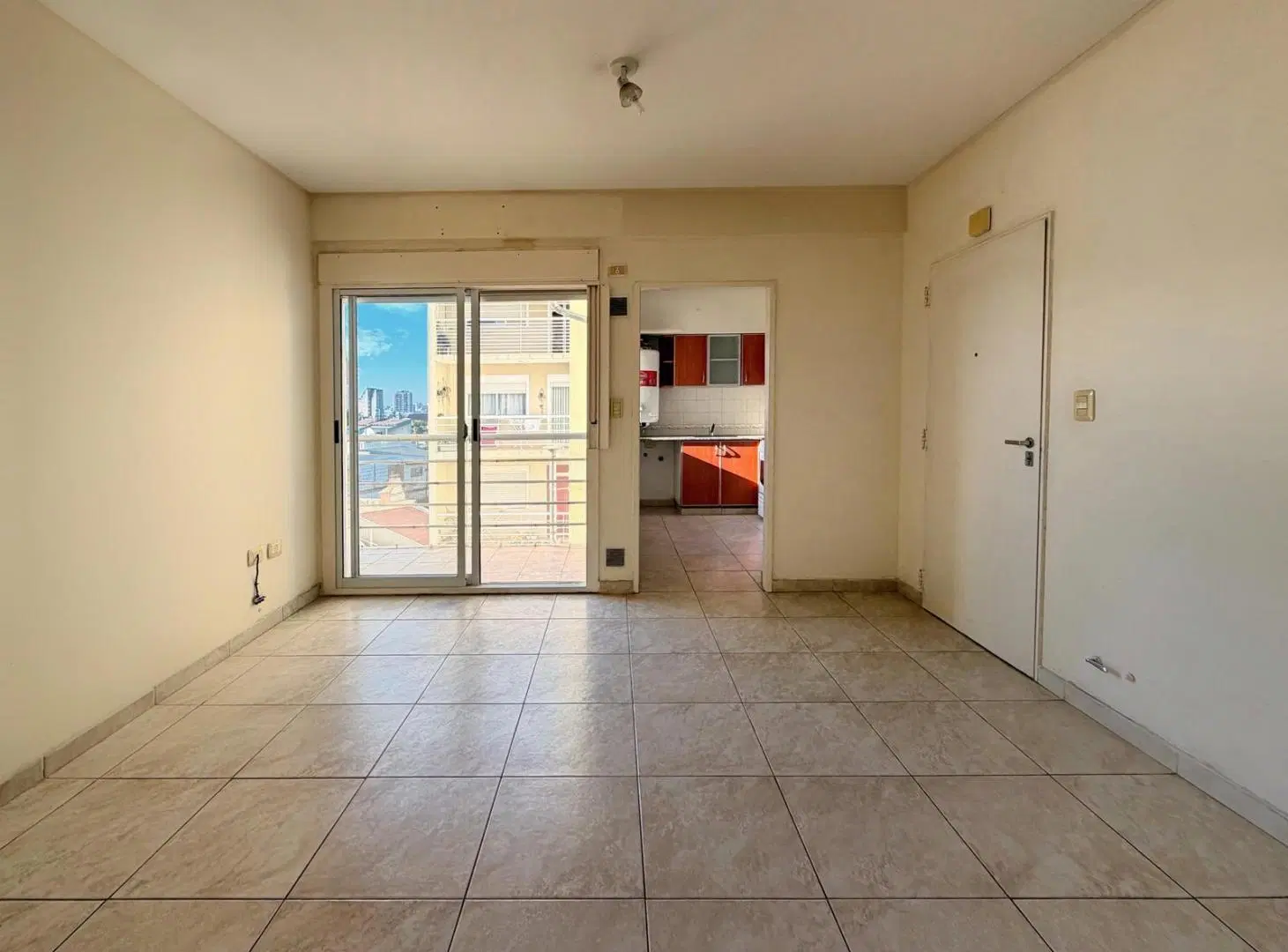 VENTA DEPARTAMENTO 2 AMBIENTES EN MONTE CASTRO - MUY LUMINOSO CON COHERA INCLUIDA EN EL PRECIO 2
