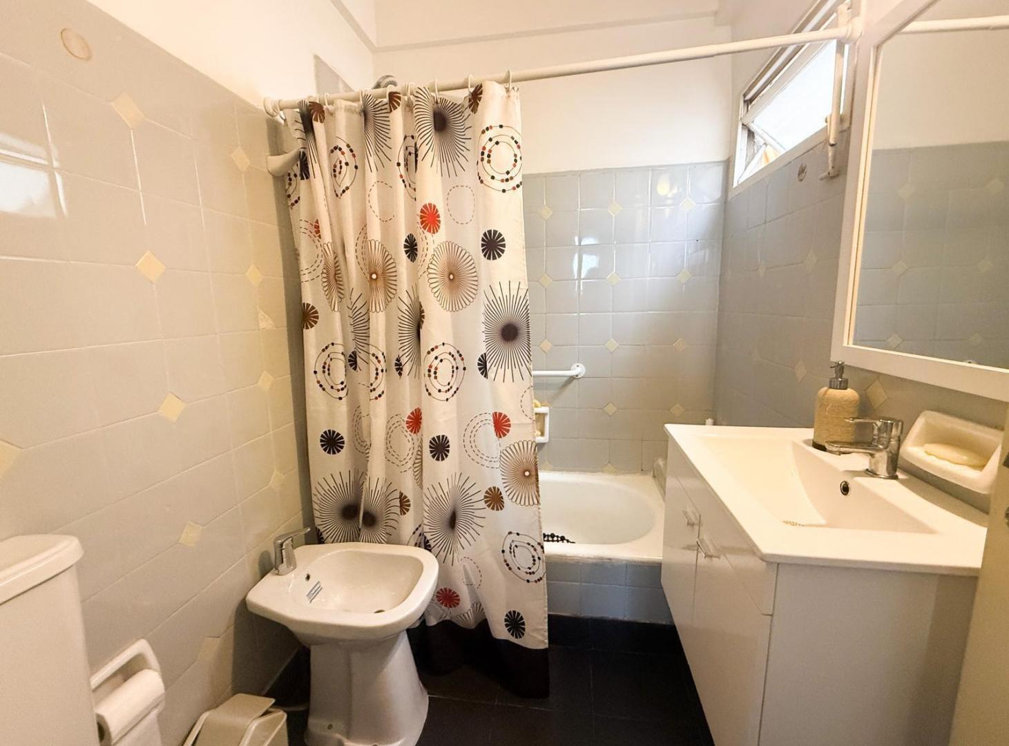 Foto de Venta departamento 2 ambientes con Balcon en Balvanera, imagen 3