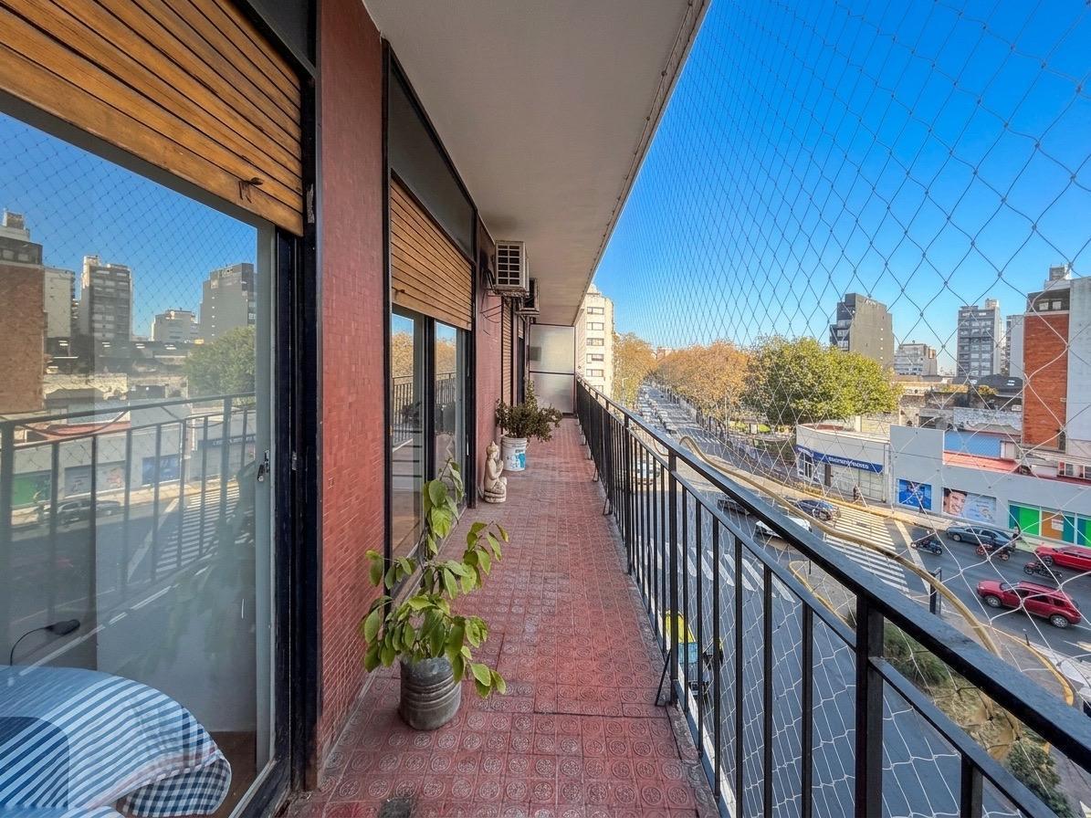 Foto de VENTA DEPARTAMENTO 4 AMBIENTES CON DEPENDENCIA EN CABALLITO, imagen 4