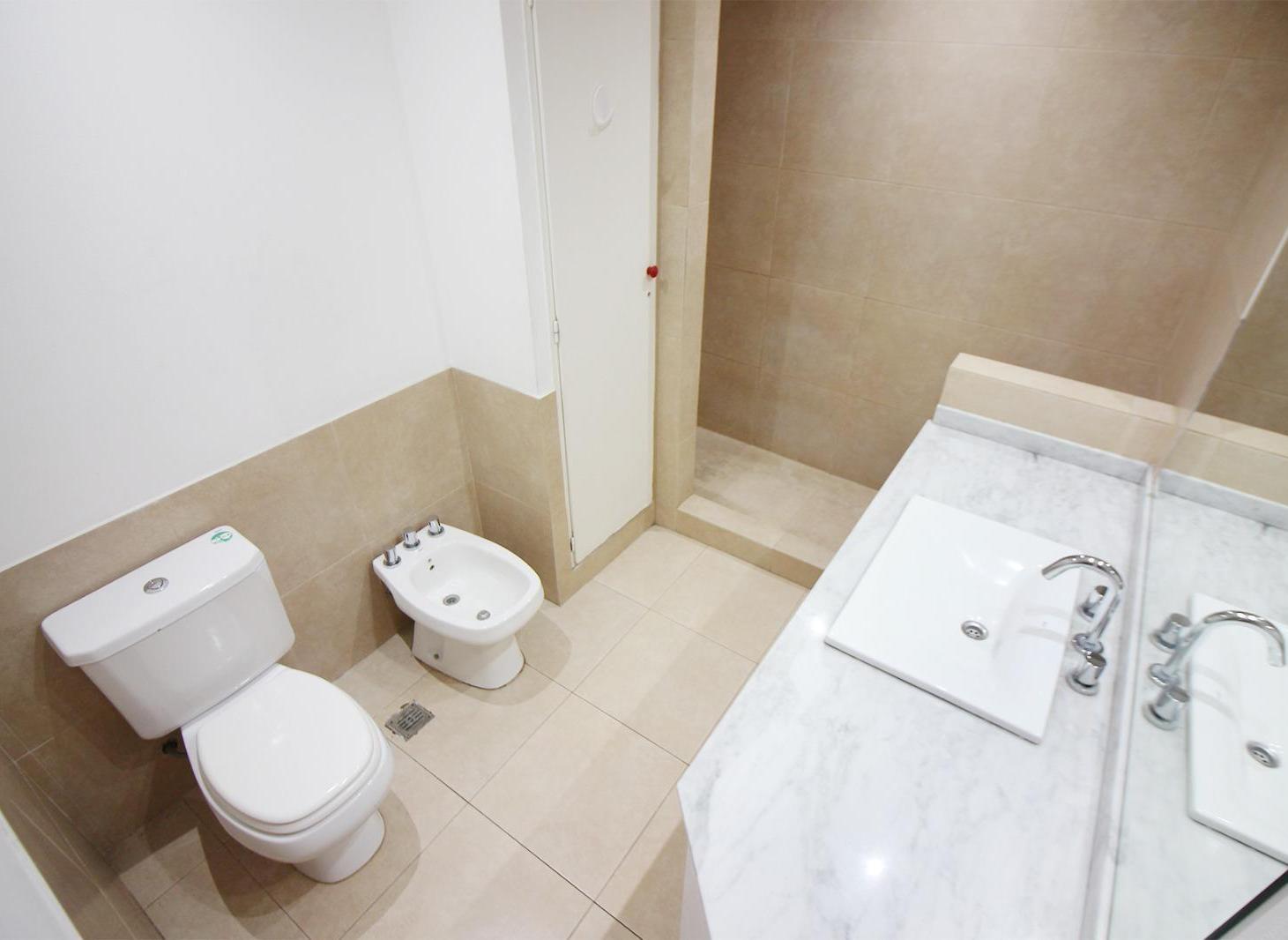 Foto de VENTA TRES PH EN BLOQUE EN BALVANERA, imagen 4