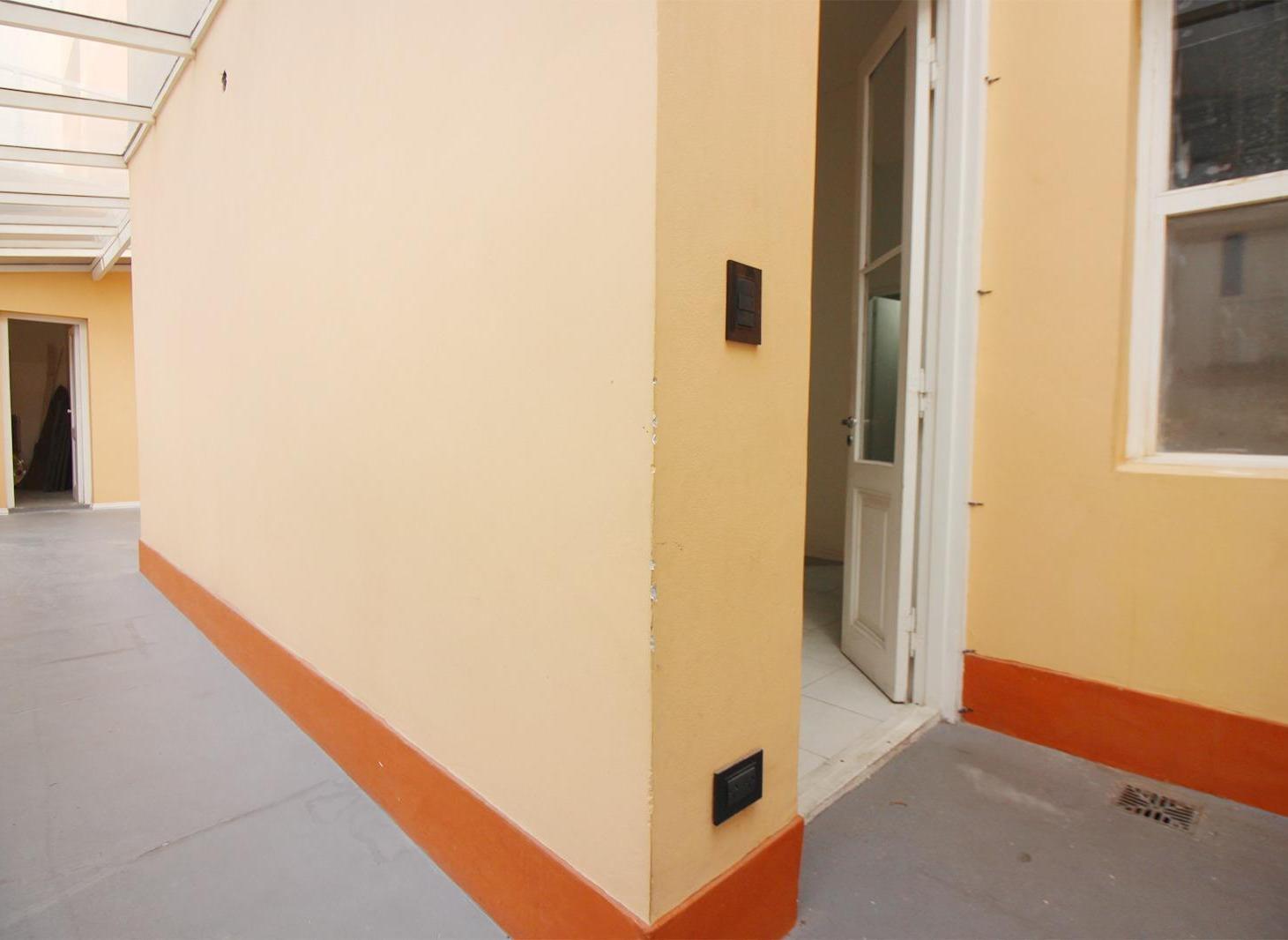 Foto de VENTA TRES PH EN BLOQUE EN BALVANERA, imagen 1