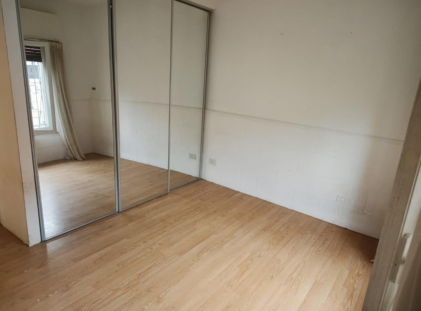 Foto de Casa en venta 3 amb. con Jardin y cochera para 2 autos, super luminosa, imagen 1