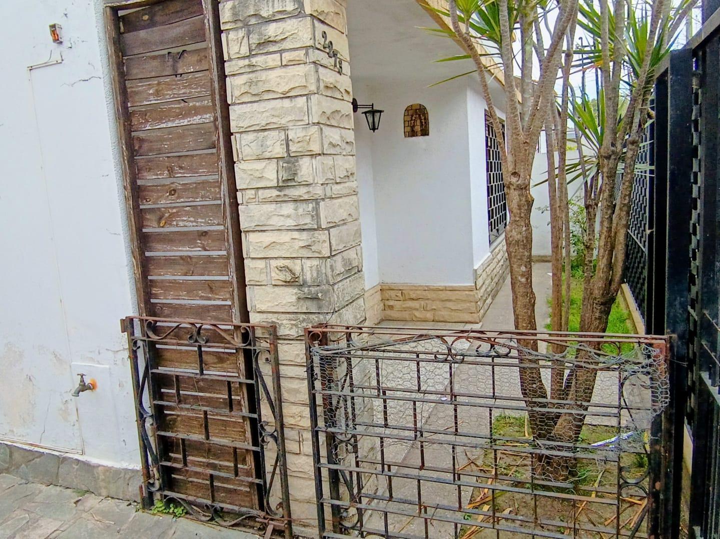 Foto de Casa en venta 3 amb. con Jardin y cochera para 2 autos, super luminosa, imagen 5