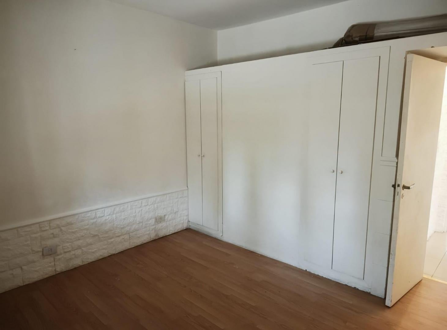 Foto de Casa en venta 3 amb. con Jardin y cochera para 2 autos, super luminosa, imagen 4