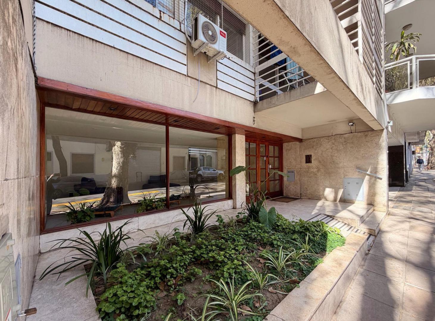 Foto de Semipiso 3 Ambientes al Frente c/ Balcón – Piso Alto, Súper Luminoso y, imagen 4