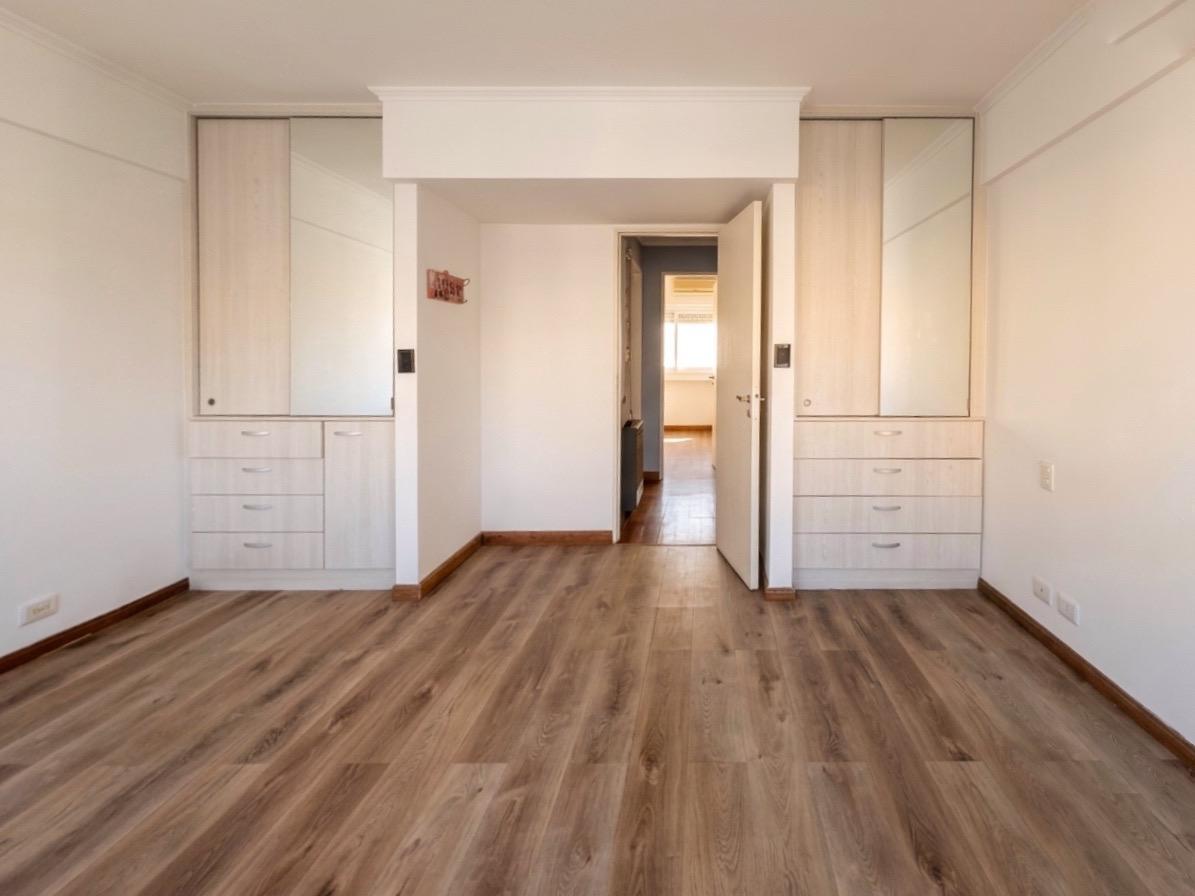 Foto de Semipiso 3 Ambientes al Frente c/ Balcón – Piso Alto, Súper Luminoso y, imagen 3