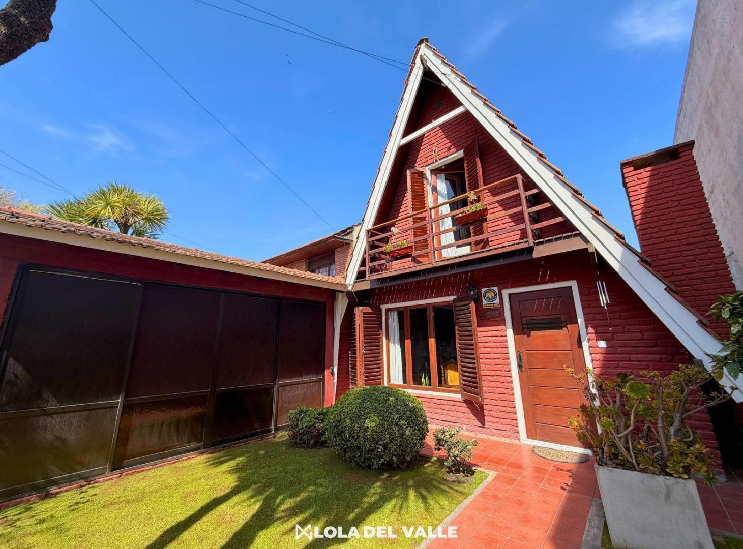 Foto de Casa Alpina 3 ambientes en Venta en Los Pinares, imagen 2