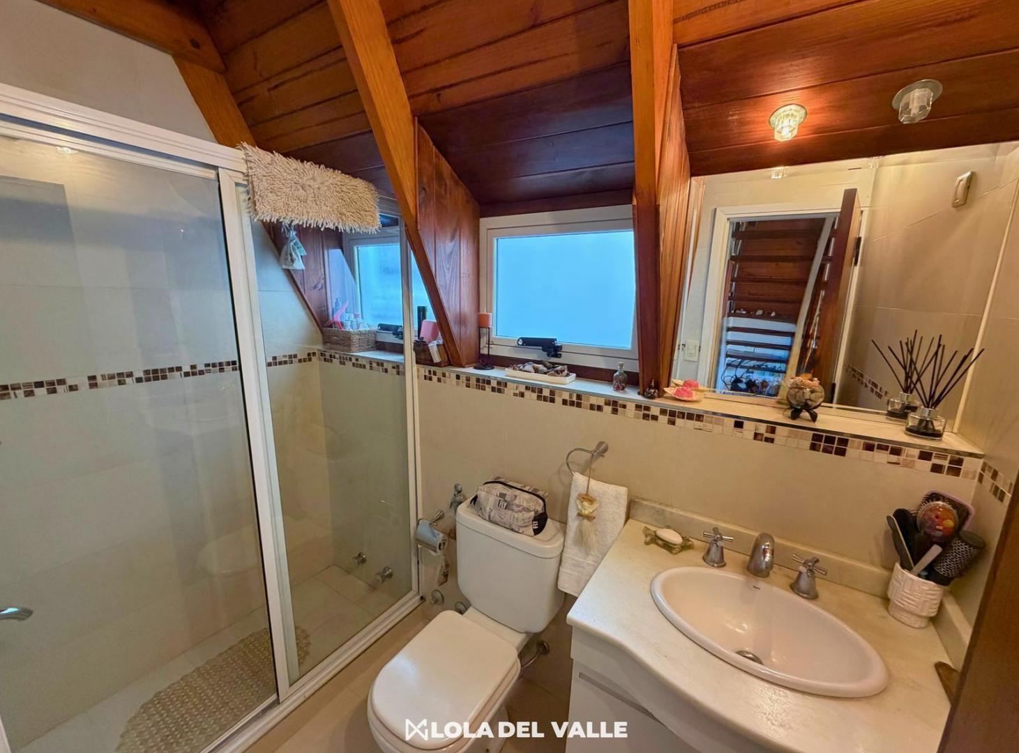 Foto de Casa Alpina 3 ambientes en Venta en Los Pinares, imagen 3
