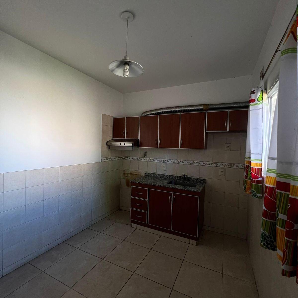 Duplex en Moron de Ambientes Amplios y Luminosos con Guardacoches y Patio - Apto 2