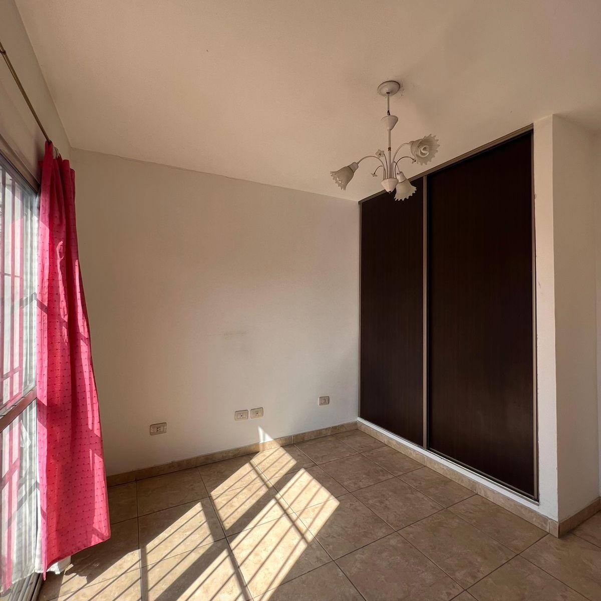 Duplex en Moron de Ambientes Amplios y Luminosos con Guardacoches y Patio - Apto 5