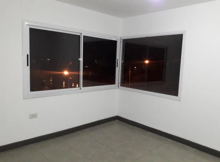 Dueño alquila departamento 2 dormitorios con cochera 2