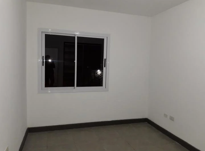 Dueño alquila departamento 2 dormitorios con cochera 5