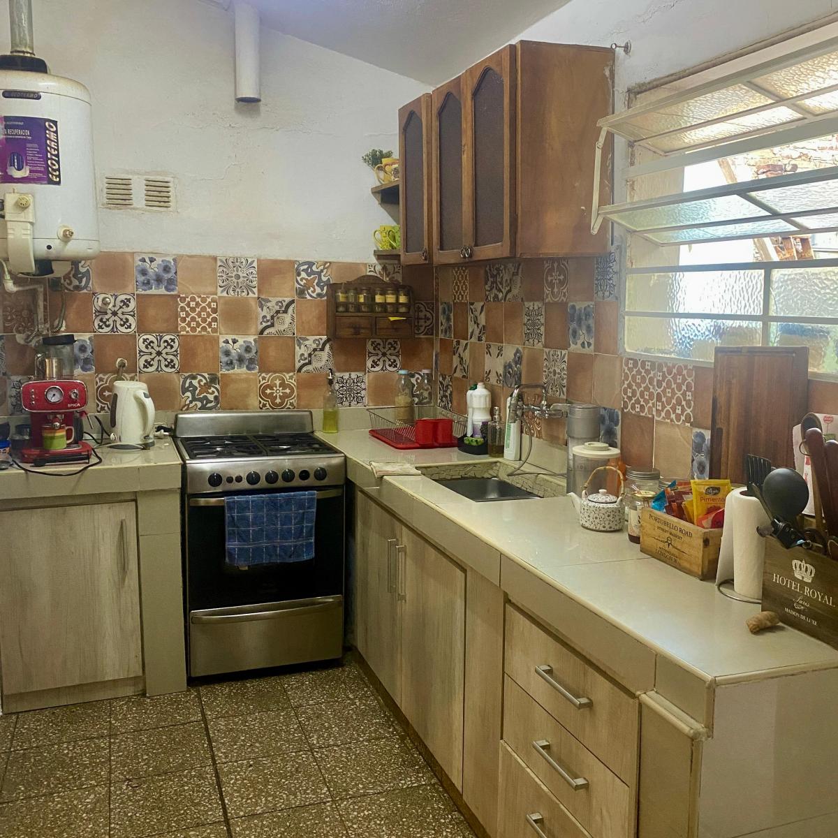 Gran Oportunidad! Casa con 3 Dorm. 4